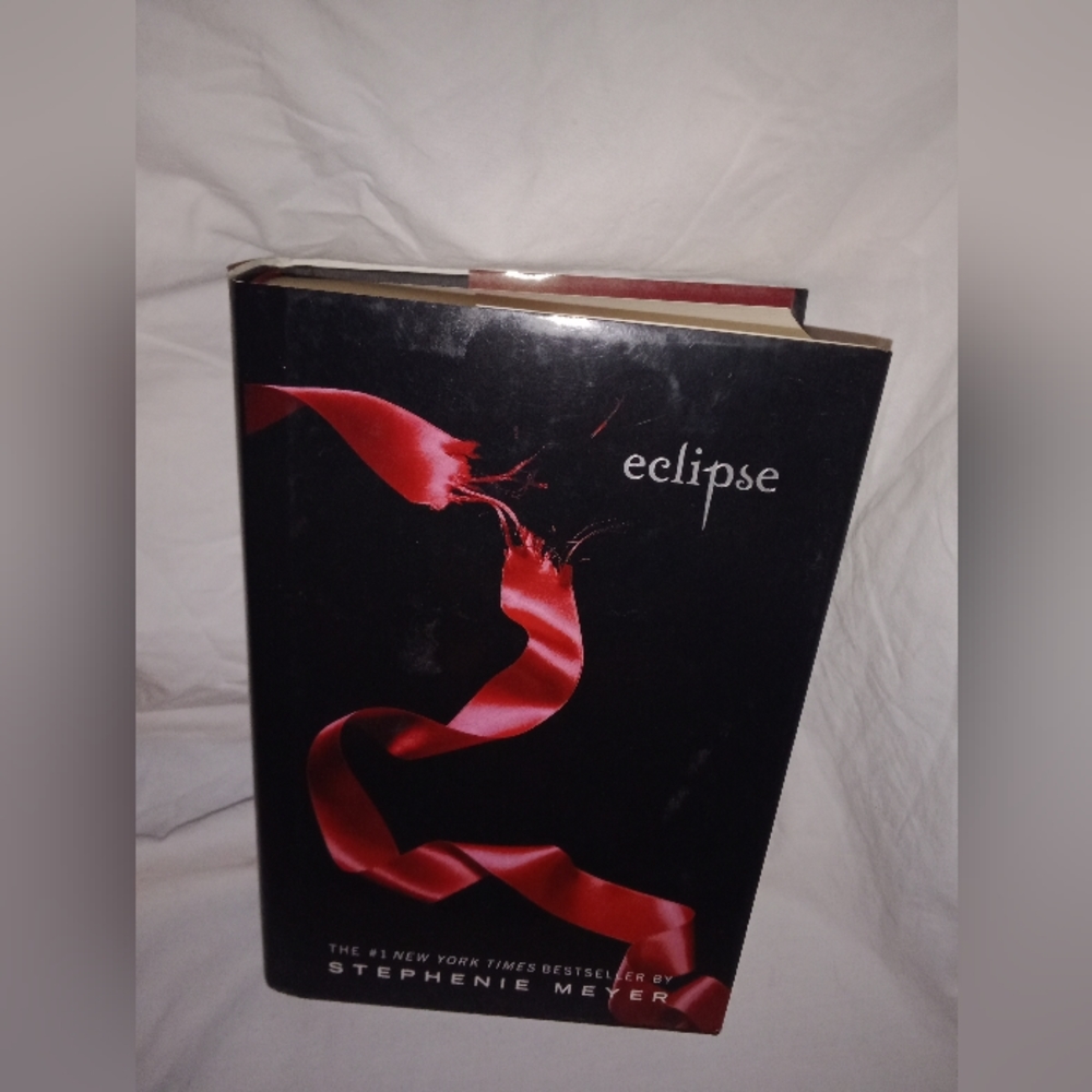 Stephenie Meyer Eclipse Novel Book The Twilight Saga Hard Cover